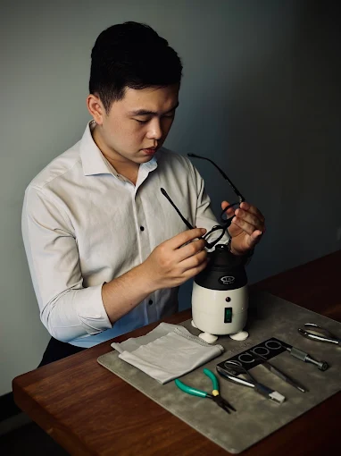 YoYo 驗光師 能見度視覺中心 比泱驗光所